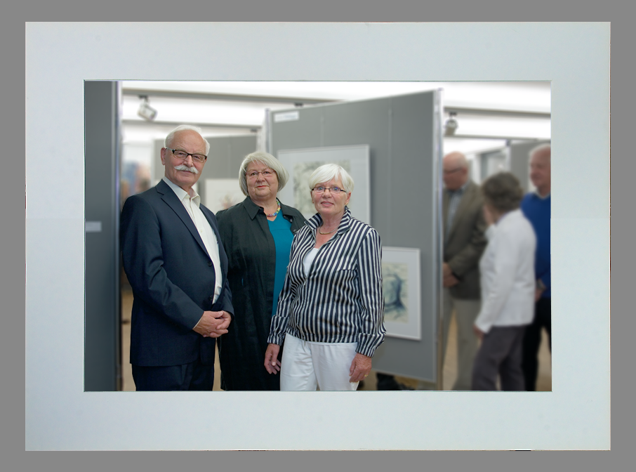 Künstlerverein Heusenstamm bei einer Ausstellungseröffnung im Haus der Stadtgeschichte