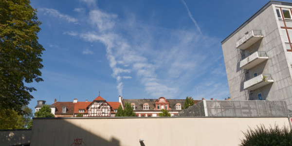 Offenbach von hinten Durchblick auf Fassadenvielfalt