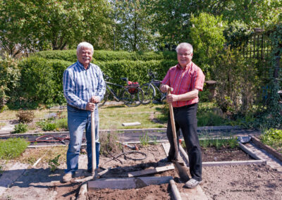 Beete werden eingefasst